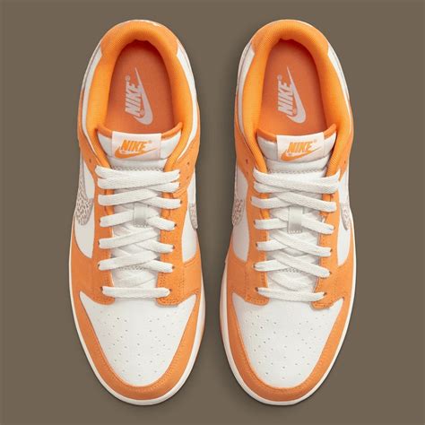 nike kumquat dunk low